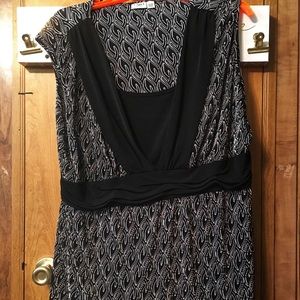 Sz 22/24 Black white sleeveless Cato Top Plus